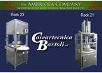 Auricchio New Jersey (Die Ambriola Company, Inc.) und Caseartecnica Bartoli zusammen, um den Käse zu schneiden.