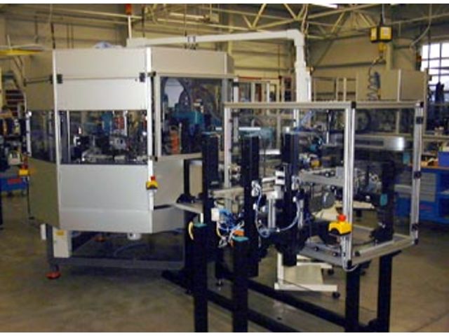 Montageanlage Antennengehäuse