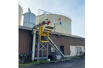 NEU: Klapptreppe für Ladearme | AC2M