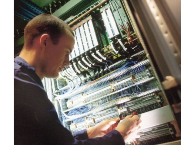 AUFRÜSTUNG DER STEUERUNG MIT ULTRASCHALL- POSITIONSMESSUNG