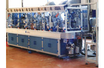 Möbelzubehör: Linearmaschine für die Montage kompletter Schaniere 95°