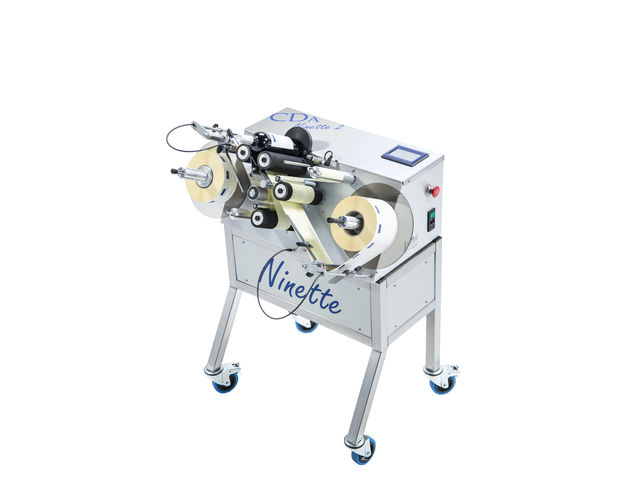 Halbautomatische Etikettiermaschine für zylinderförmige Produkte - Modell Ninette 2