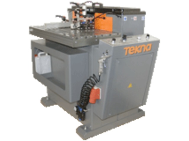 Automatische Ausklinkfräsmaschine mit einstellbarem Winkel: TK 661