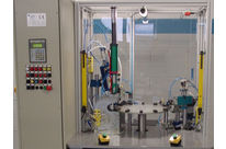 Elektromechanische Industrie: Sondermaschine mit Drehtisch für Montage kleiner Klemme