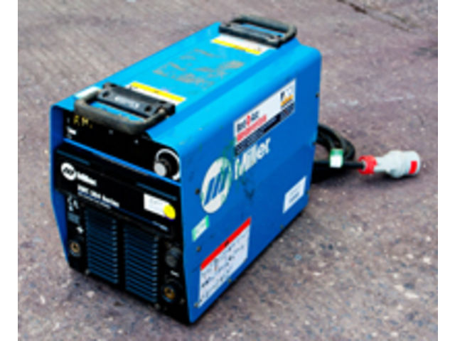 Gebrauchtes Schweiß- Equipment : Miller XMT304