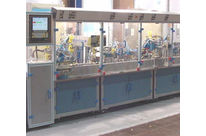 Elektromechanische Industrie: Linearmaschine für die Montage der Steuerungen